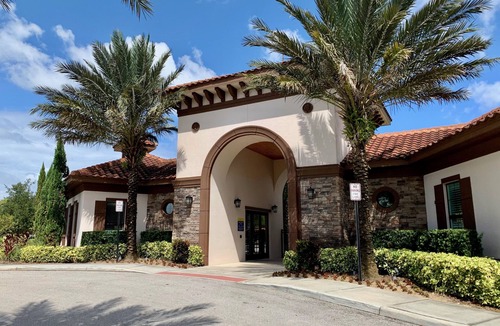 Loughman Villa | Luxury 5Bd w/Jacuzzi & Pool Near Disney @ 5528