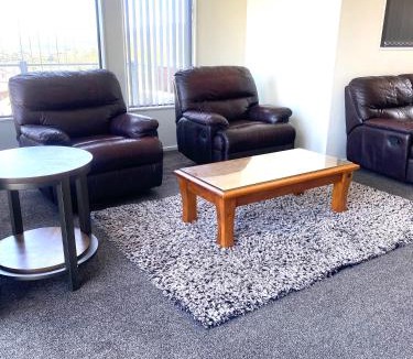 Maungaraki Villa | Luxury 5beds and 5bedroom