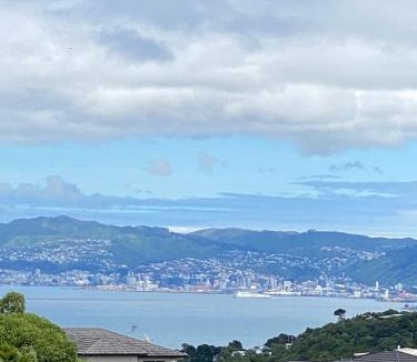 Maungaraki Villa | Luxury 5beds and 5bedroom