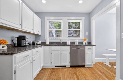St. Elizabeth's Apartment | Luxury 5BR APT | Boston
