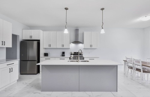 Lambeth House | Luxury 5BR· Chef's Kitchen · Sleeps 10 · Premier Host