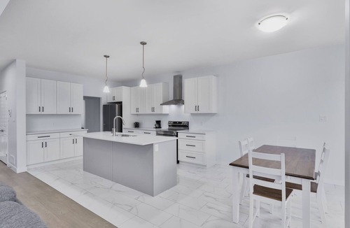 Lambeth House | Luxury 5BR· Chef's Kitchen · Sleeps 10 · Premier Host