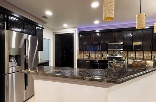 Stone Oak House | Luxury 5BR Clay Oak Retreat with 4 Baths and Gated Oasis