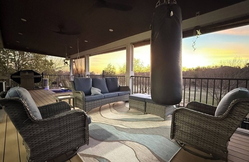 Stone Oak House | Luxury 5BR Clay Oak Retreat with 4 Baths and Gated Oasis