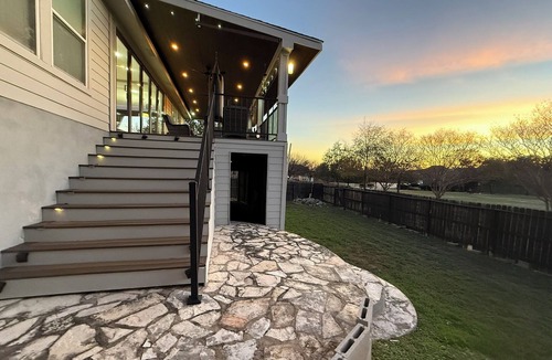 Stone Oak House | Luxury 5BR Clay Oak Retreat with 4 Baths and Gated Oasis