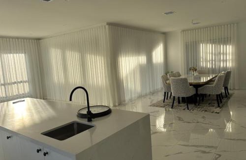 Mickleham House | Luxury 5BR Estate All Ensuites