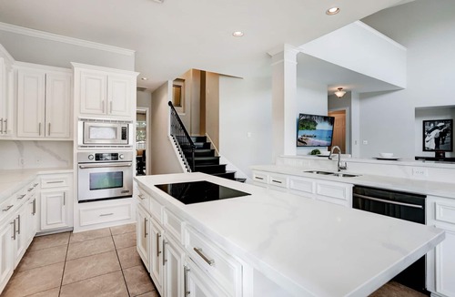 Pearland House | Luxury ✨ 5BR Home. PRIVATE 🏝WATERFALL POOL ! 15 Min from Downtown Houston.