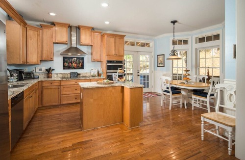 Vilas House | Luxury 5BR Home with Hot Tub, Game Room and Views