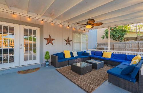 West San Antonio House | Luxury 5BR House with Pool by SeaWorld & Lackland