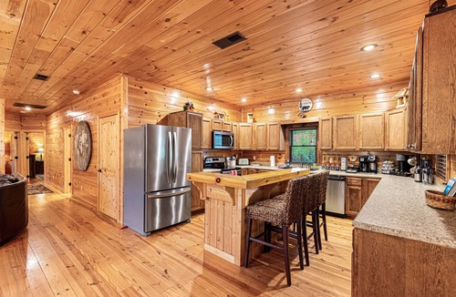 Whittier Cabin | Luxury 5BR Lodge | Smoky Views, Game Room, Hot Tub