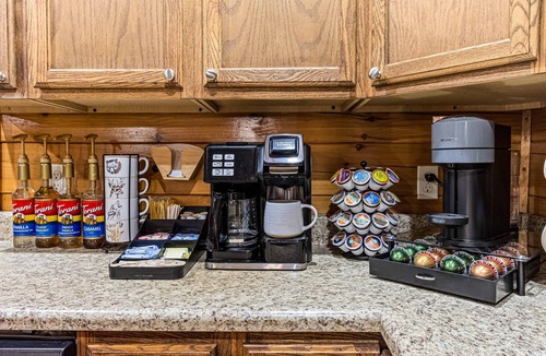 Whittier Cabin | Luxury 5BR Lodge | Smoky Views, Game Room, Hot Tub