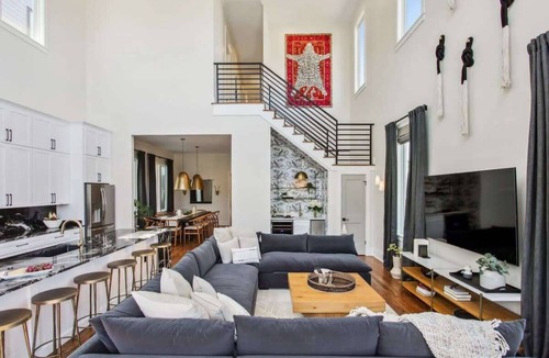 Lower Garden District Condo | Luxury 5BR New Orleans Home | Pool, Hot Tub, Patio