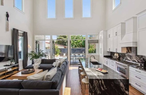 Lower Garden District Condo | Luxury 5BR New Orleans Home | Pool, Hot Tub, Patio