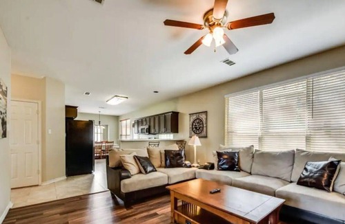 Euless House | Luxury 5BR Oasis: Spacious & Relaxing Haven TEEUEU801