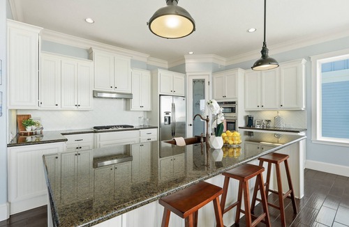 Beachside Village House | Luxury 5BR on 2nd Row | Stunning Water Views
