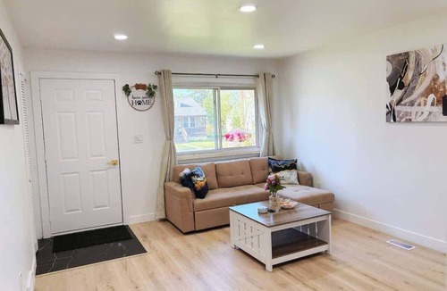 Ferndale House | Luxury 5BR Retreat Spacious & Fully Equipped