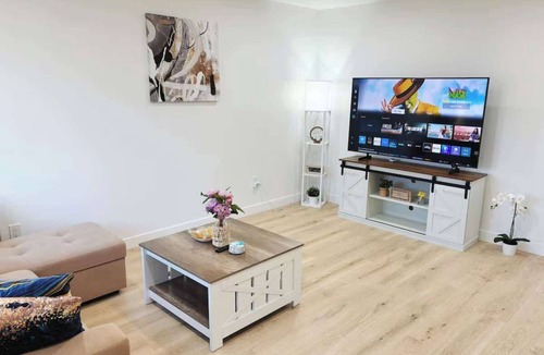 Ferndale House | Luxury 5BR Retreat Spacious & Fully Equipped