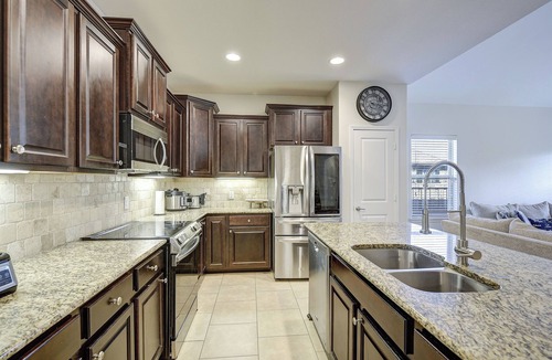 Oak Point House | Luxury 5BR Retreat w/Office, Wine Bar, Gym + Barn