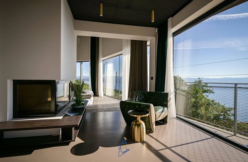 Mosenice Villa | Luxury 5BR Spa Villa for 10+4 with Heated Pool