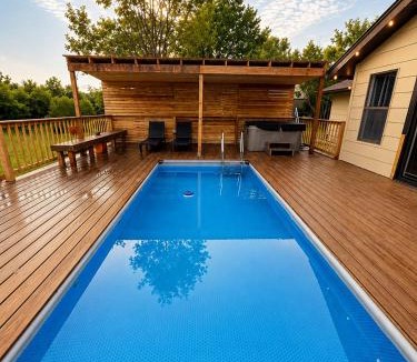 West Oak Hill House | Luxury 5BR w Hot Tub, Fire Pit & Game Room