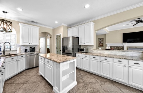 Alden Bridge House | Luxury 5BR w/Pool & Hot Tub | Sleeps Groups | ~35 Min to NRG Stadium World Cup