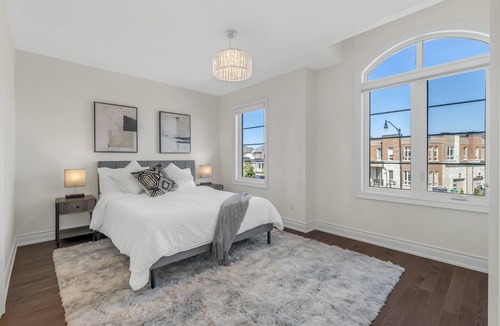 Norval House | Luxury 6 Bedroom - 4 Bathroom Detached Retreat BRAMPTON/MISSISSAUGA Border