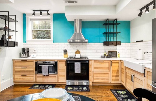East Side House | Luxury 6-Bedroom Home in Prime Decatur Neighborhood, Near DT ATL