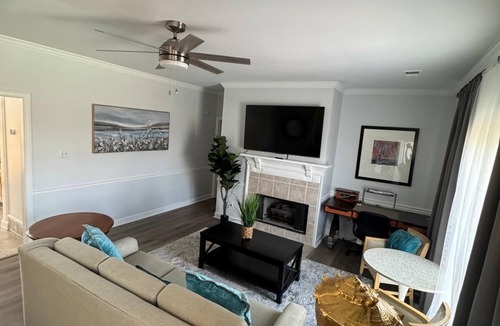 Cordova House | Luxury 6 BR Home near Memphis Airport with Upscale Amenities.