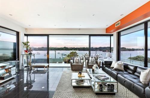 Drummoyne House | Luxury 6beds Waterfront Retreat