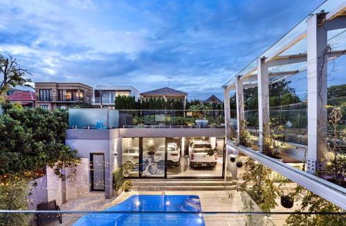 Drummoyne House | Luxury 6beds Waterfront Retreat