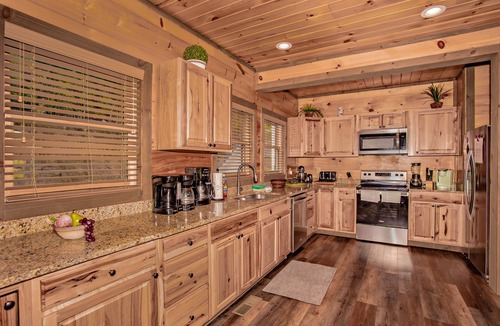 Chalet Village North Cabin | Luxury 6BR Cabin, Indoor Heated Pool, Theater Room, Mt. LeConte Views, Sleeps 18