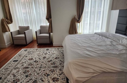 Dupont Circle Bed & Breakfast | Luxury 6BR Dupont Circle Private Stay