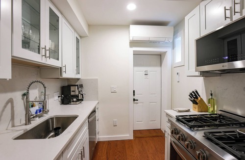 Dupont Circle Bed & Breakfast | Luxury 6BR Dupont Circle Private Stay