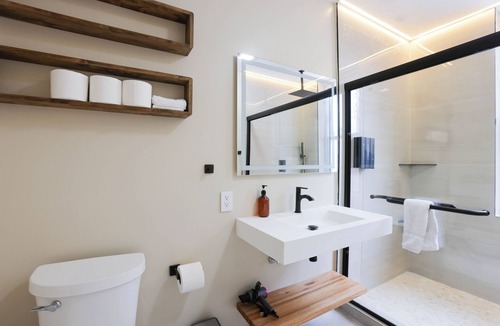 Dupont Circle Bed & Breakfast | Luxury 6BR Dupont Circle Private Stay