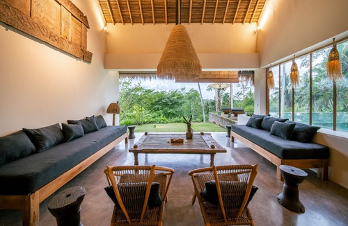 Melayang Villa | Luxury 6BR Jungle Retreat in Ubud with Pool