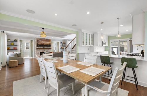 Elizabeth House | Luxury 6BR Retreat Pool + Parking | Near NYC & EWR | Sleeps 12+