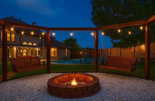 Fossil Creek House | Luxury 6BR Retreat Pool Hot Tub Cinema & Game Room