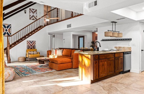 North San Antonio - SAT House | Luxury 6BR w/Heated Pool, Hot Tub, Fire Pit