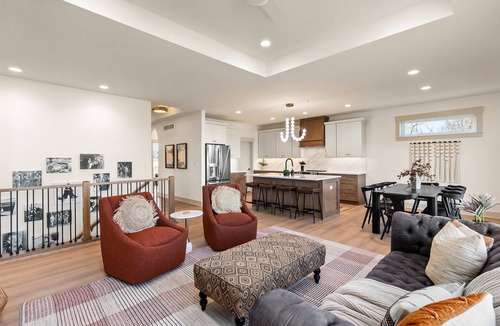 Altoona House | Luxury 7 bed/4 bath, 16 guest, hot tub, EV, firepit, pickleball, golf & more!