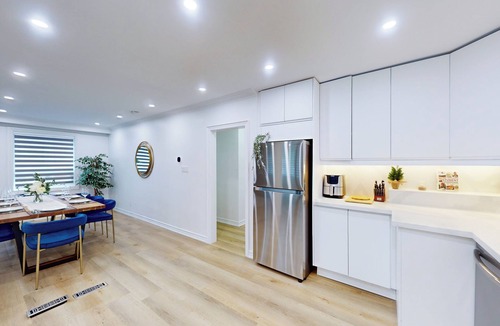 Bathurst Manor House | Luxury 7 Bedroom/3 Bath Home
