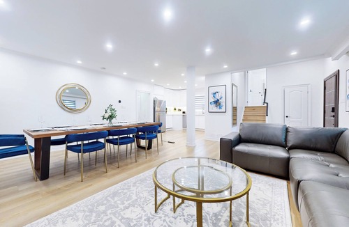 Newtonbrook House | Luxury 7 Bedroom Home [Near Rogers Stadium/Downsview by Bathurst & Sheppard]