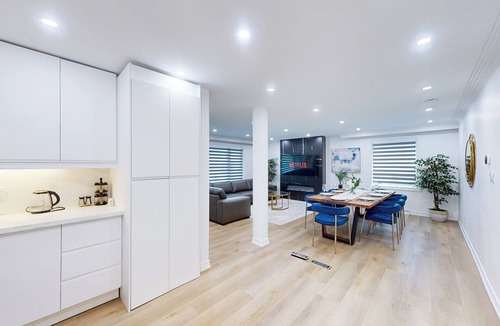 Newtonbrook House | Luxury 7 Bedroom Home [Near Rogers Stadium/Downsview by Bathurst & Sheppard]