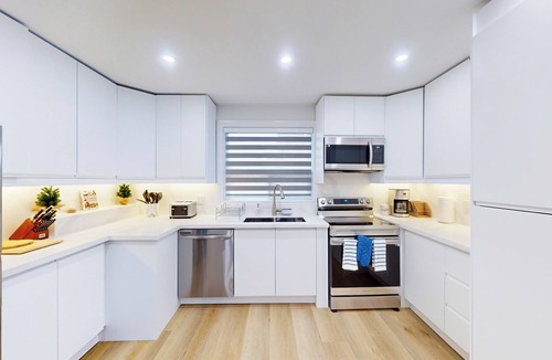 Thornhill House | Luxury 7 Bedroom Home [Near Rogers Stadium/Downsview by Bathurst & Sheppard]