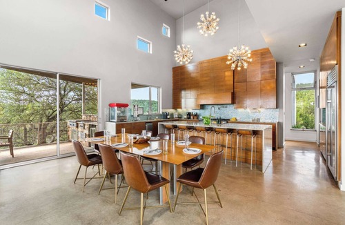 Dripping Springs House | Luxury 7BR Hill Country Gem with Barndominium