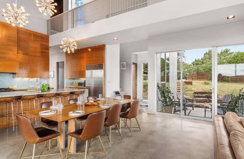 Dripping Springs House | Luxury 7BR Hill Country Gem with Barndominium