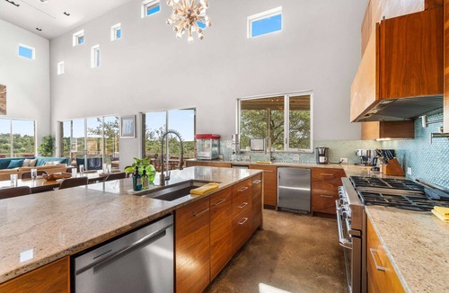 Dripping Springs House | Luxury 7BR Hill Country Gem With Barndominium
