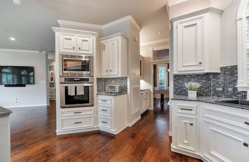 Atascocita House | Luxury 7BR Lakefront Oasis | Pool, Hot Tub & Views