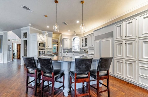 Atascocita House | Luxury 7BR Lakefront Oasis | Pool, Hot Tub & Views