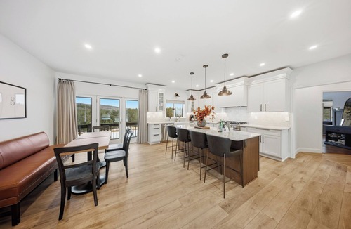 Union Dale House | Luxury 7BR Near Elk Ski with Pickleball