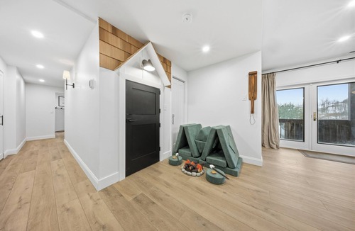Union Dale House | Luxury 7BR Near Elk Ski with Pickleball